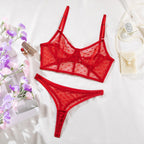 Ensemble 2 pièces : soutien-gorge sexy ultra-fin en résille à pois et string.